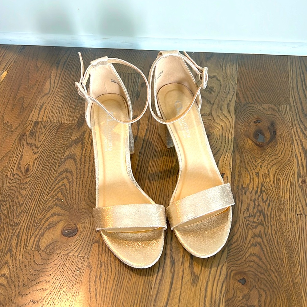 Gold shoes